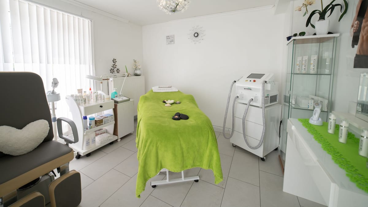 A treatment room at an aesthetic clinic