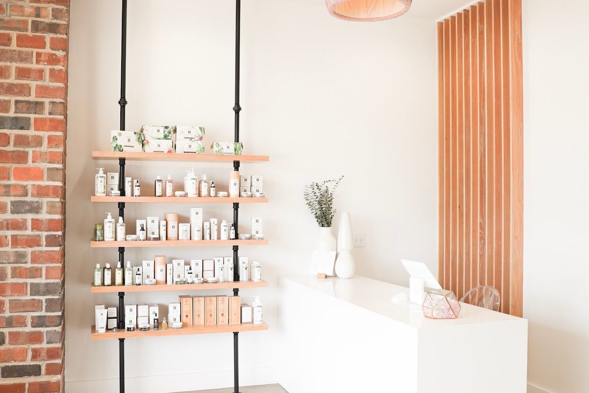 Aura Spa + Beauty Studio, med spa and aesthetic clinic in Norman