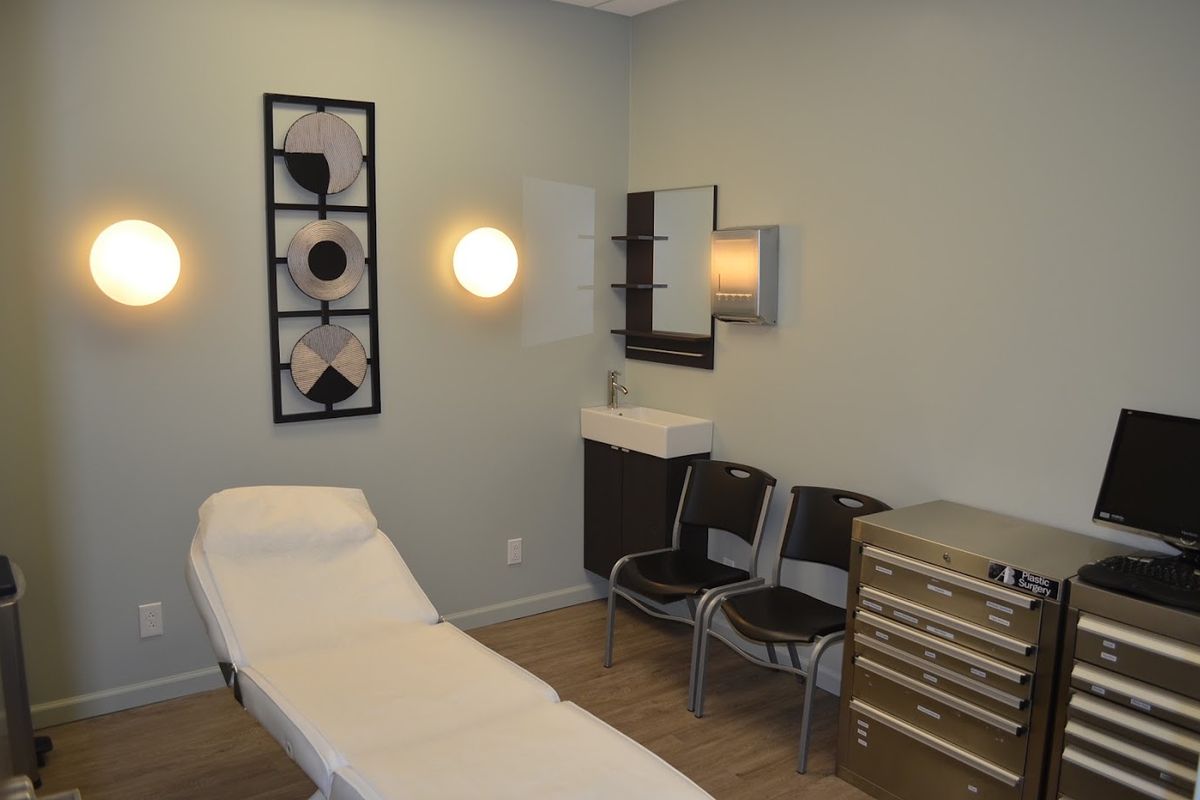 Bandak Plastic Surgery, med spa and aesthetic clinic in Charleston