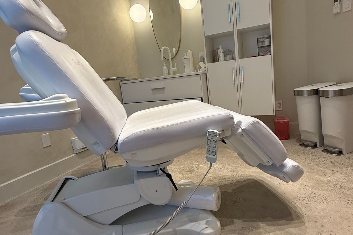 Clinique Esthétique HoMa par Dre. Golbarg Mansour, med spa and aesthetic clinic in Montreal