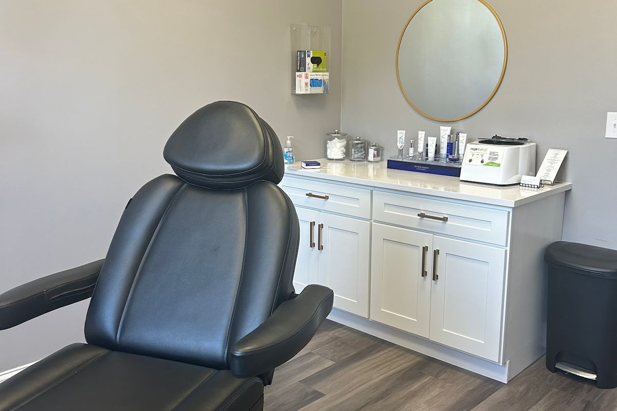 DeluxeBar Medical Aesthetics Duxbury, med spa and aesthetic clinic in Plymouth