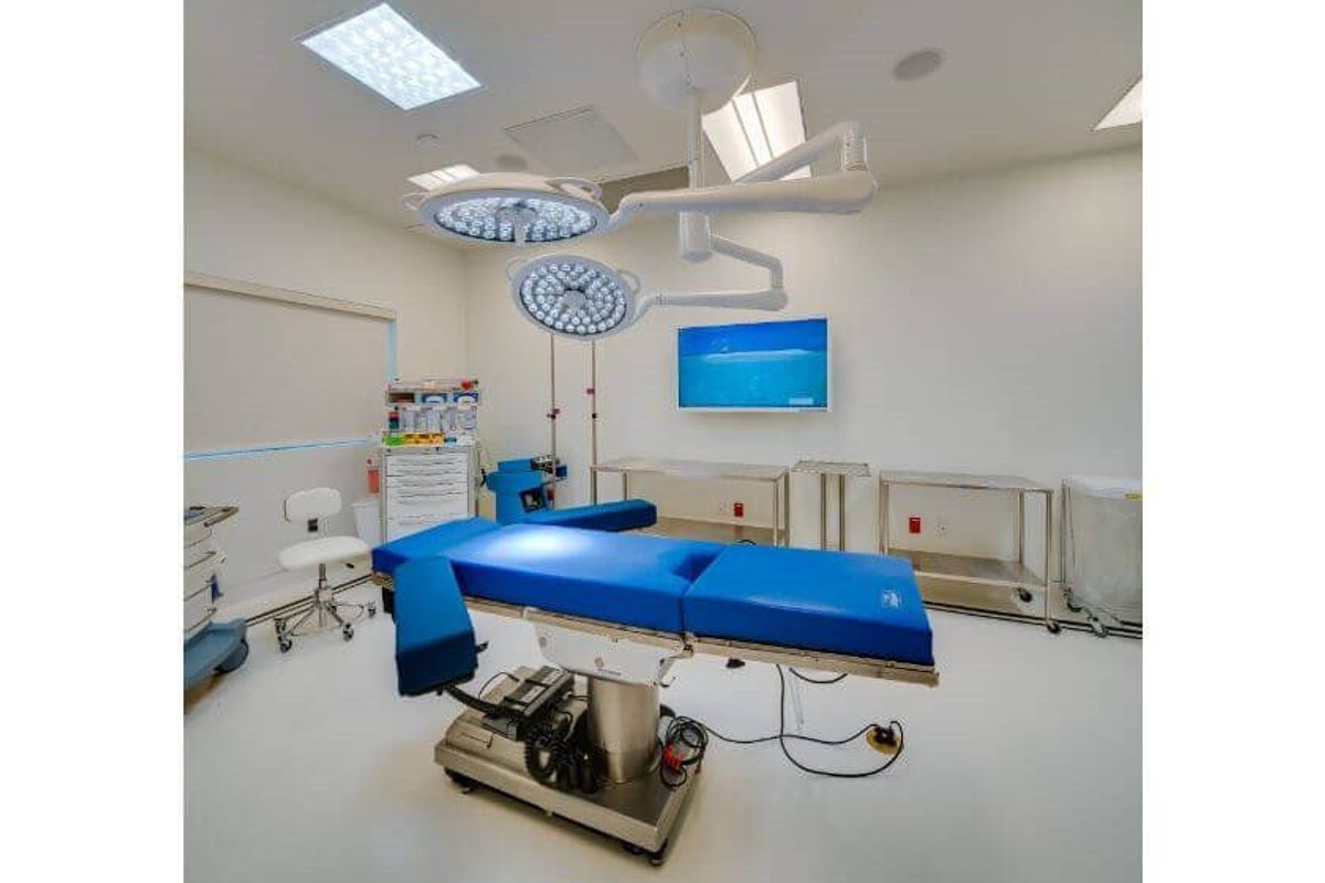 Feel Beautiful Plastic Surgery San Diego, Steve Laverson MD, med spa and aesthetic clinic in San Diego