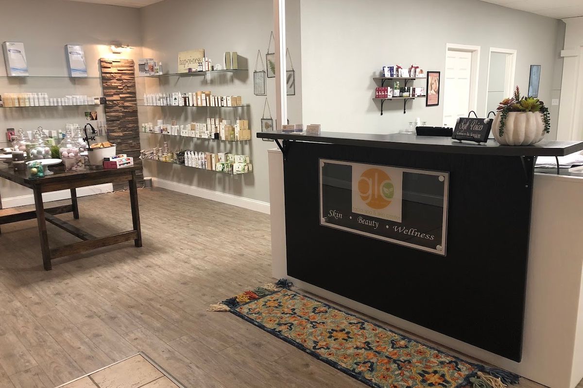 glo facial spa & skin center, med spa and aesthetic clinic in Bloomington
