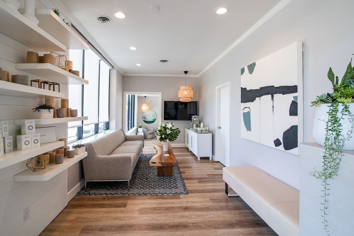 Hollyday Med Spa + Aesthetics — Kansas City