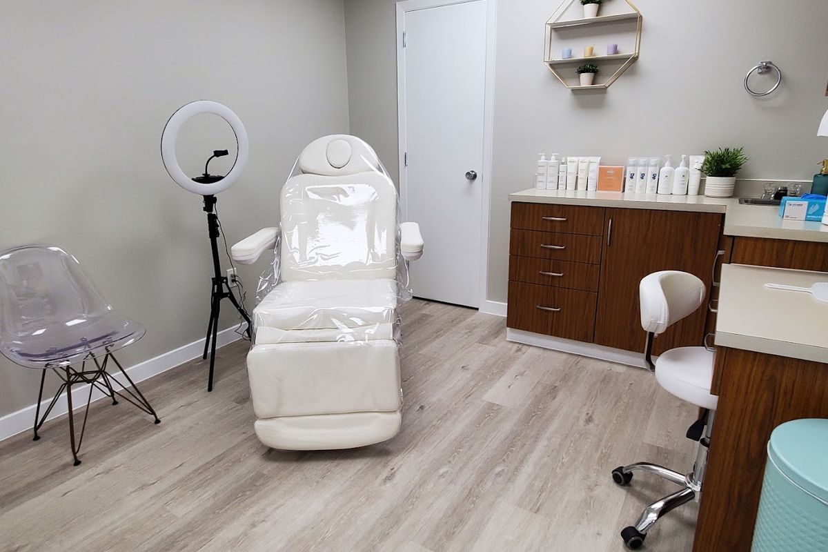 Illustria Medical Aesthetics - by Dr. Leonora Ogbeide MD, med spa and aesthetic clinic in Milton