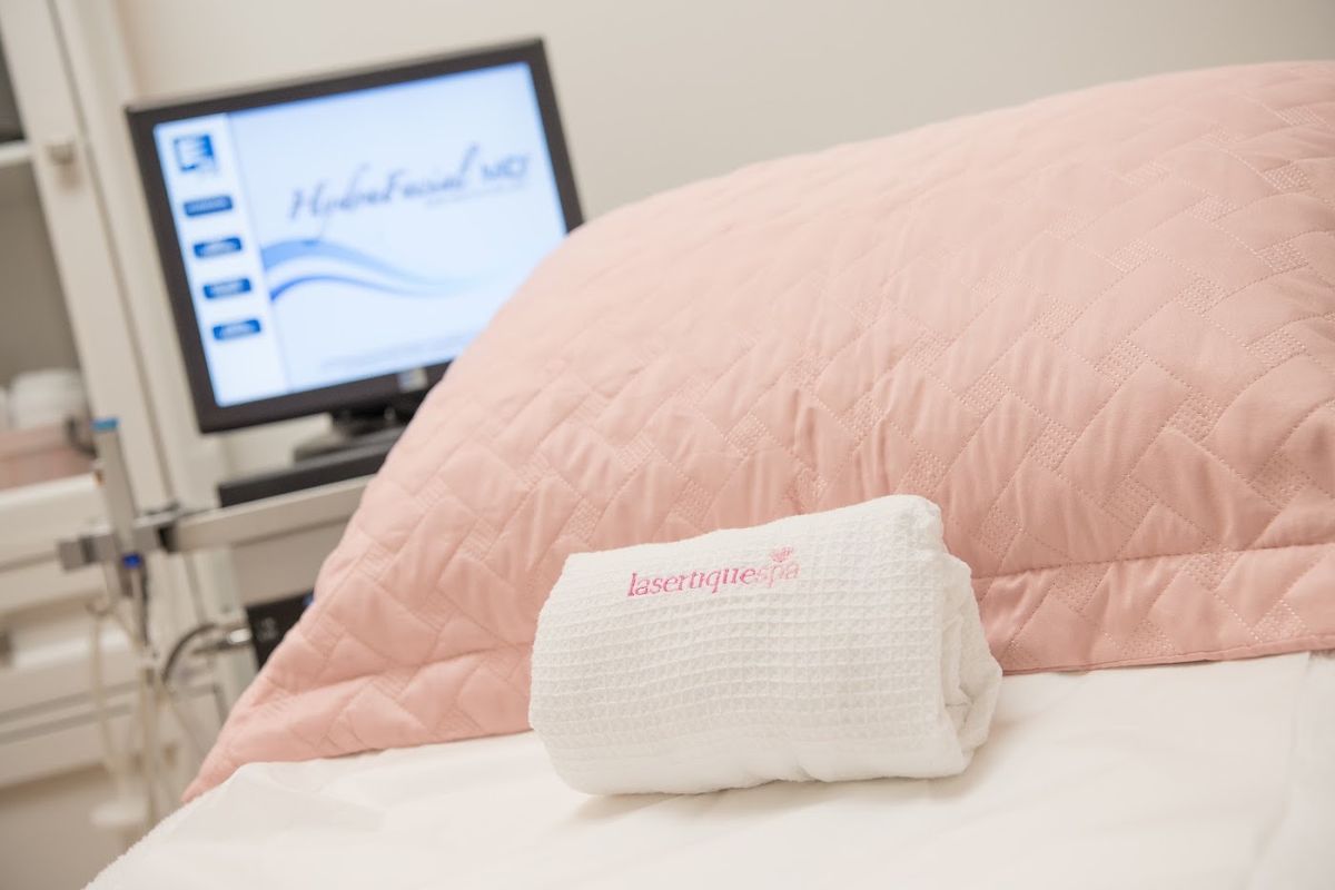Lasertique Med Spa: Robert Santa-Cruz, MD, med spa and aesthetic clinic in Coral Gables