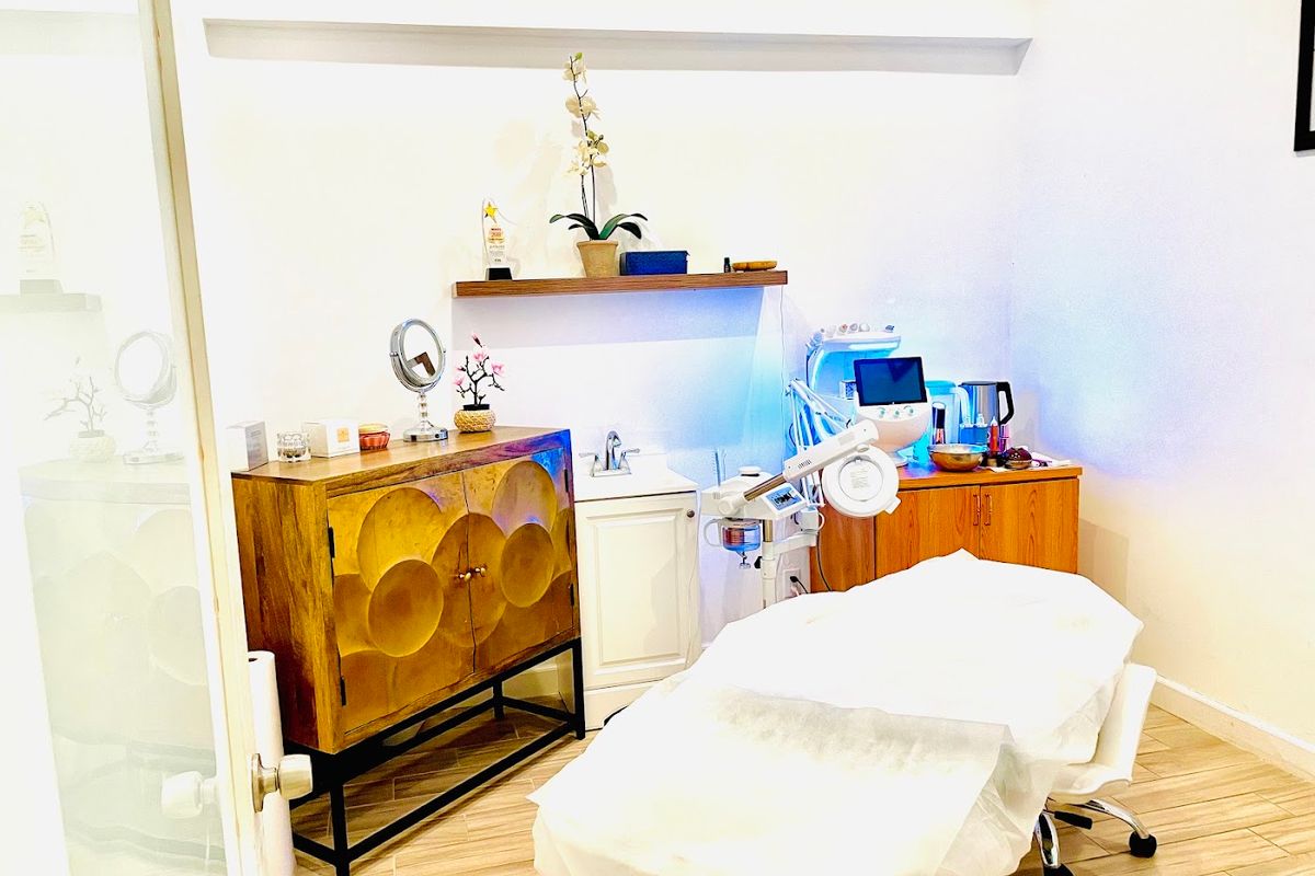 Lilly Beauty Facial Spa | EMsculpt | Laser lipo | Botox — La Jolla