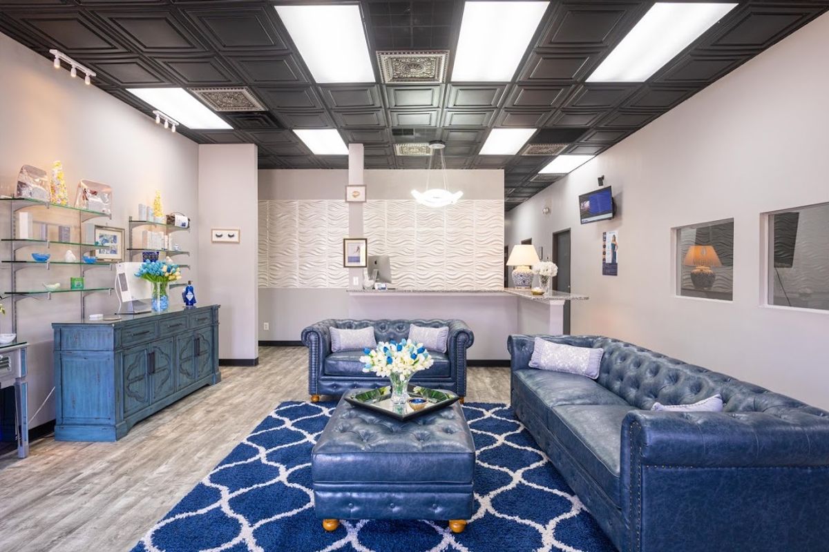 Revive Med Spa Farmington Hills Ardis Schmitt, RN, med spa and aesthetic clinic in Detroit