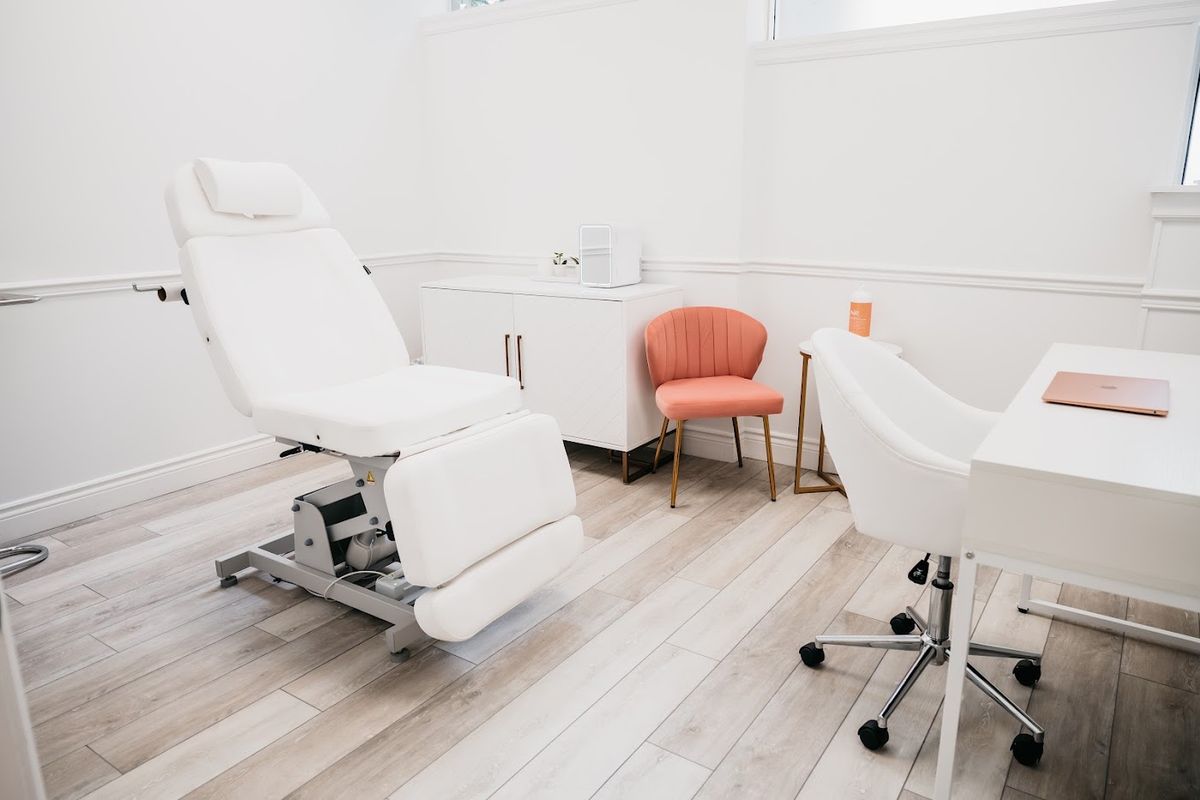 SkinSunday - Botox + Filler London, Ontario, med spa and aesthetic clinic in London