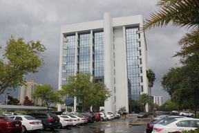 Adam J. Rubinstein, MD, FACS in Aventura