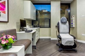 Derick Dermatology - Buffalo Grove in Schaumburg