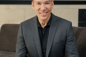 Dr. Pirko Maguiña in Sacramento