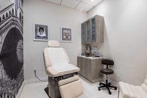 Myint Oculo Facial Plastic Surgery in Las Vegas