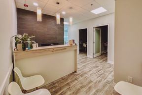 Zoe Plastic Surgery Clinic in Barrie
